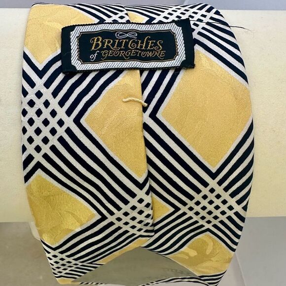 Britches of Georgetown Yellow and Black Geometric Men's Silk Ties - Picture 5 of 7